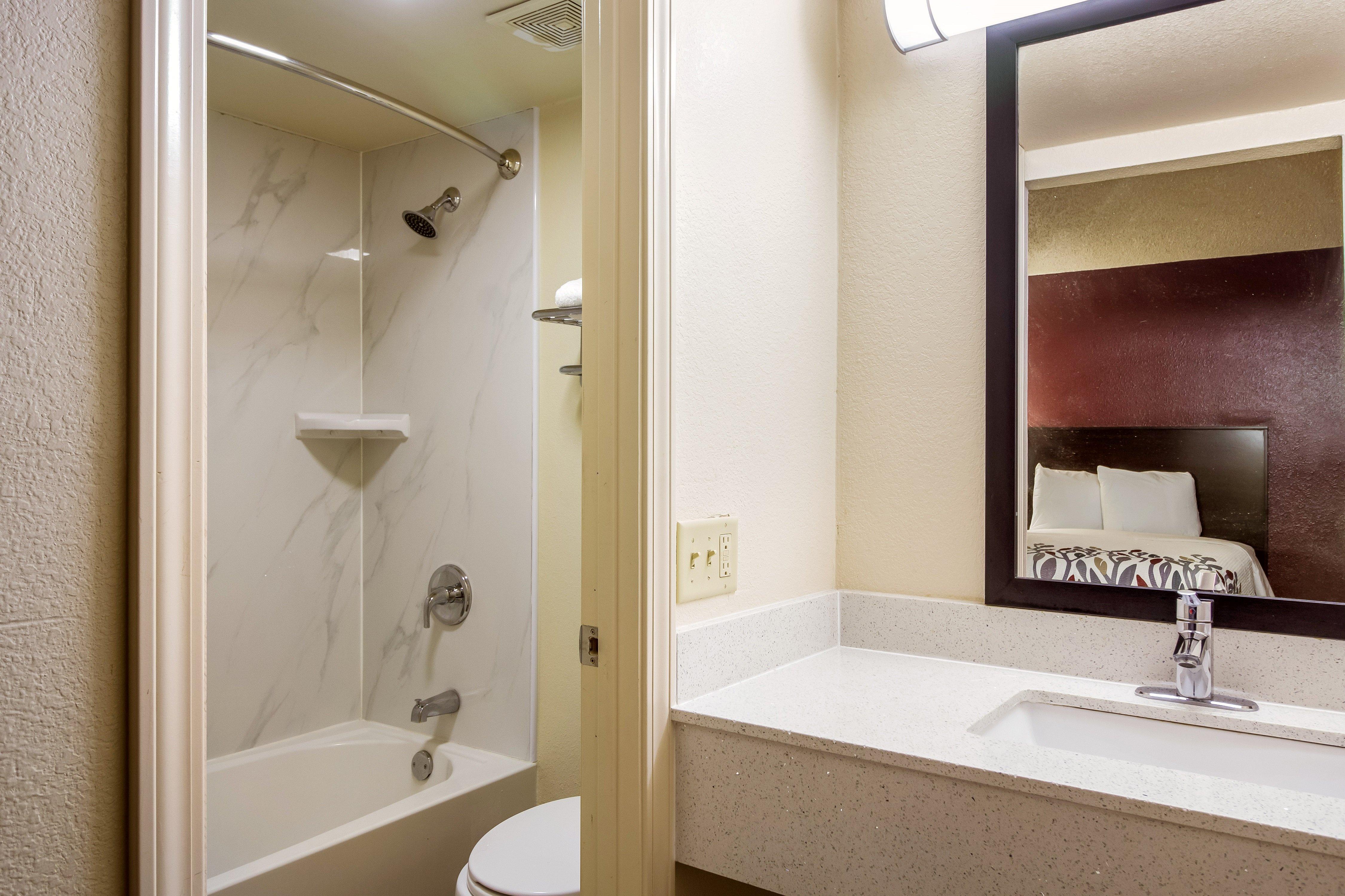 Red Roof Inn Houston East I-10 Dış mekan fotoğraf