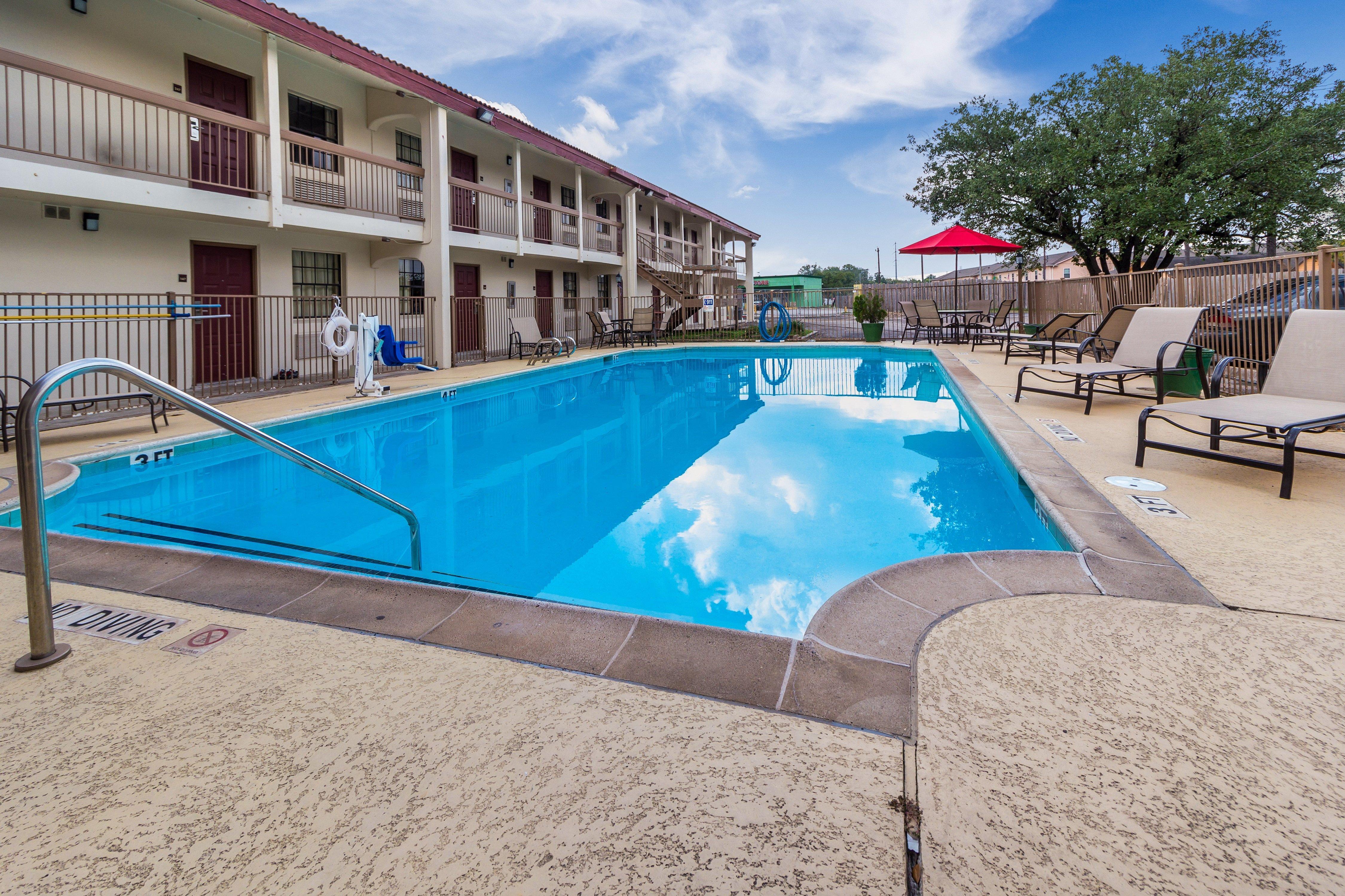 Red Roof Inn Houston East I-10 Dış mekan fotoğraf