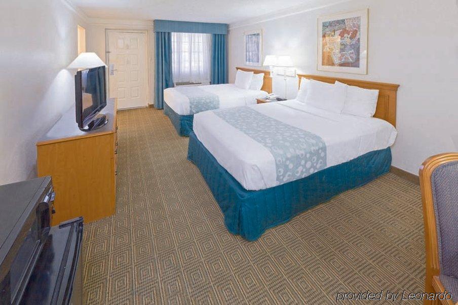 Red Roof Inn Houston East I-10 Dış mekan fotoğraf