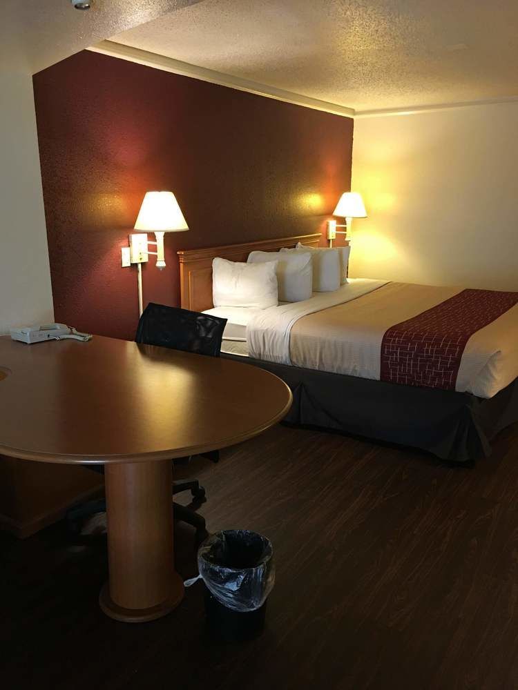 Red Roof Inn Houston East I-10 Dış mekan fotoğraf
