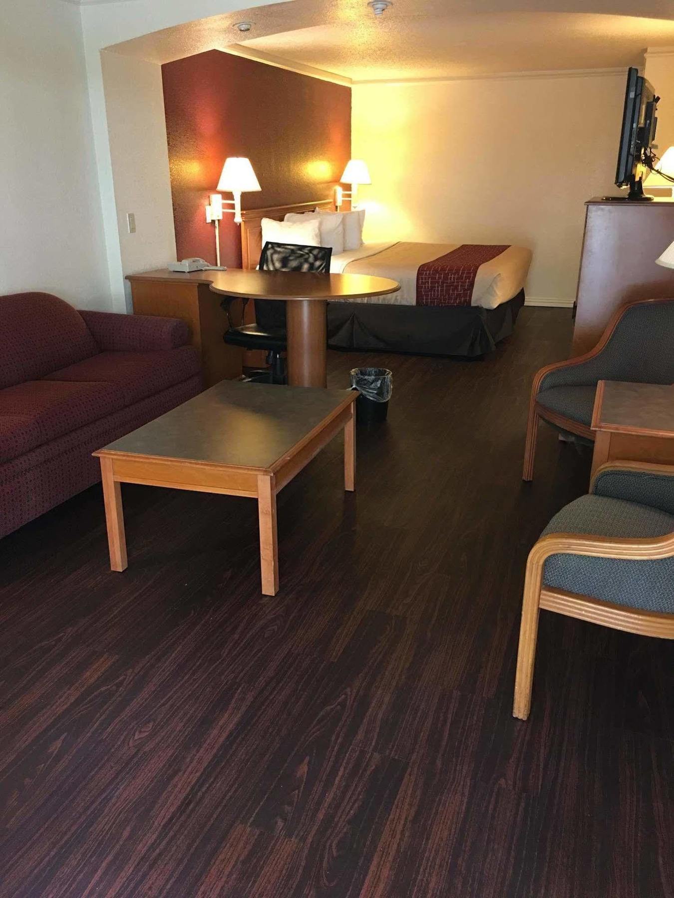 Red Roof Inn Houston East I-10 Dış mekan fotoğraf